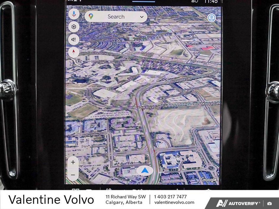 2025 Volvo XC40 Plus Dark Theme-20