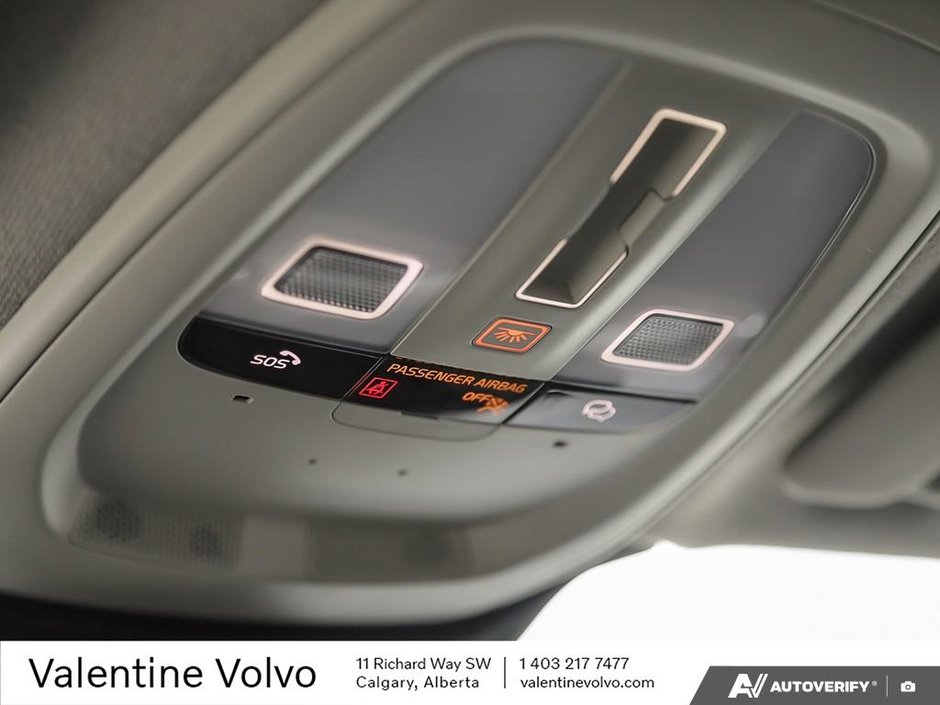 2025 Volvo XC40 Plus Dark Theme-21