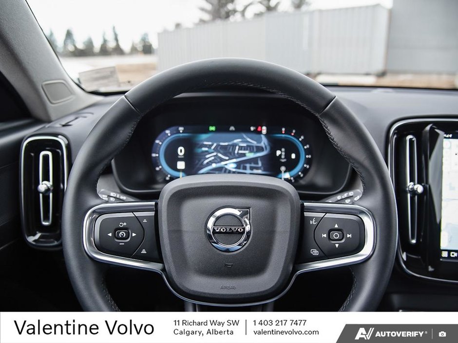 2025 Volvo XC40 Plus Dark Theme-13