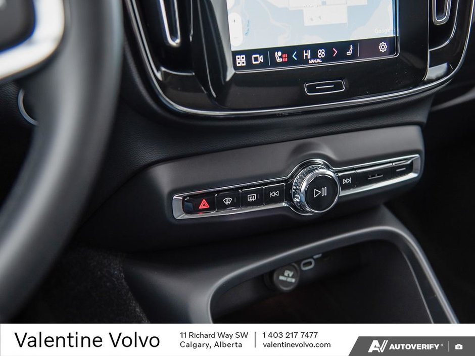 2025 Volvo XC40 Plus Dark Theme-19