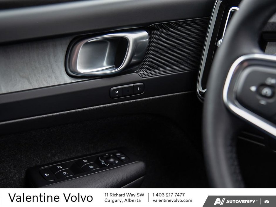 2025 Volvo XC40 Plus Dark Theme-16