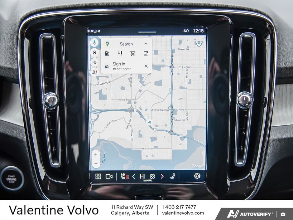 2025 Volvo XC40 Plus Dark Theme-20