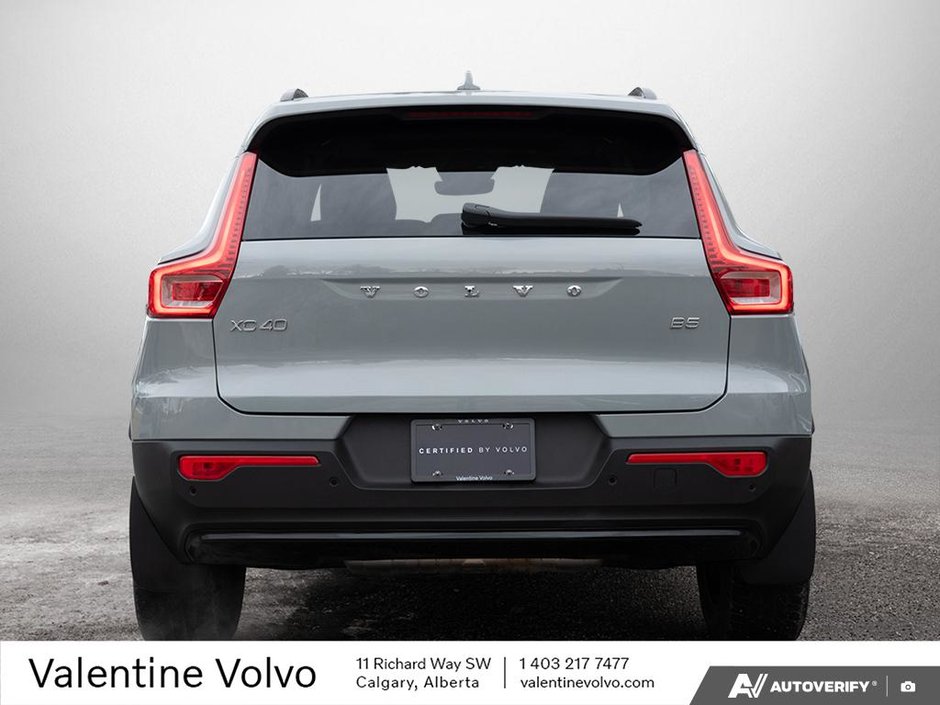 2025 Volvo XC40 Plus Dark Theme-4