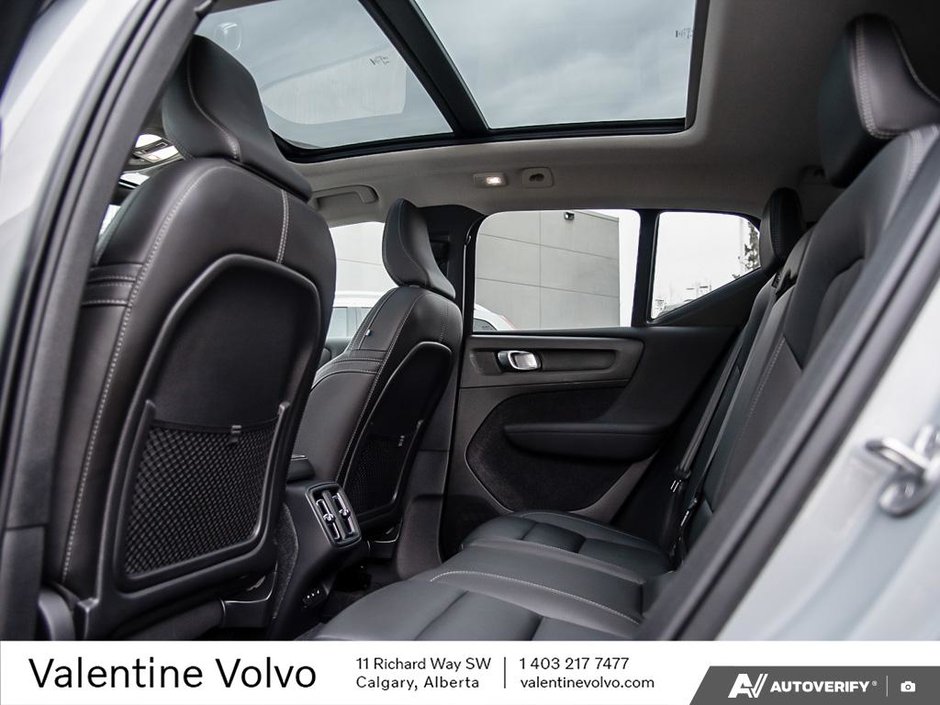 2025 Volvo XC40 Plus Dark Theme-23