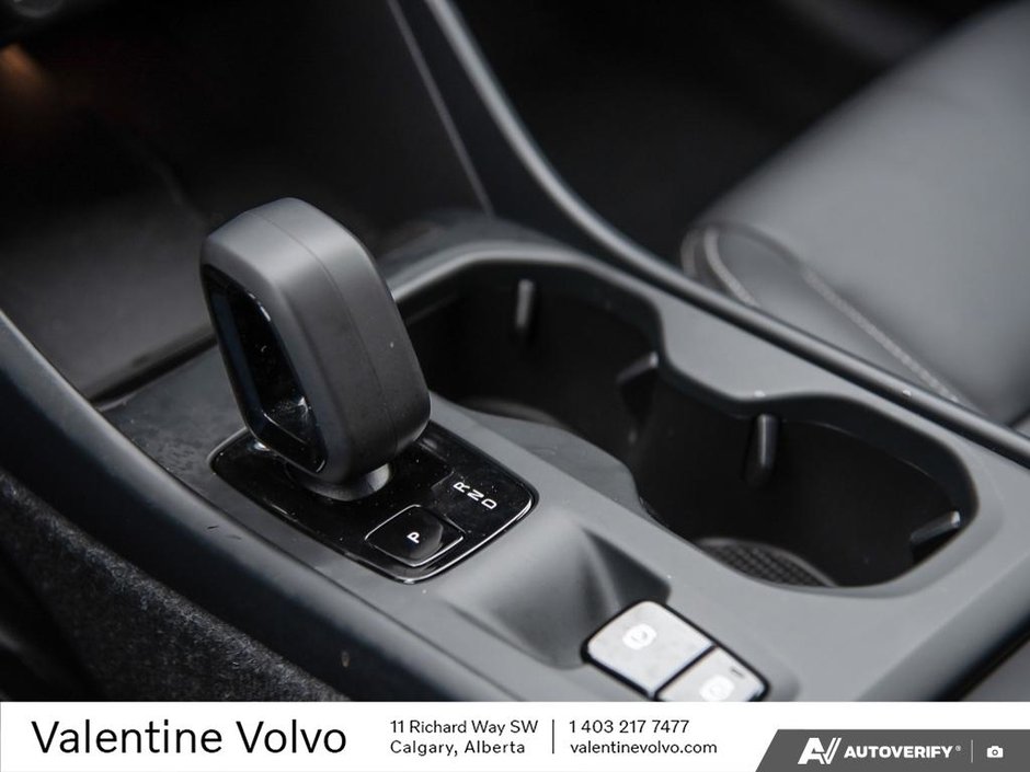 2025 Volvo XC40 Core Bright Theme-18