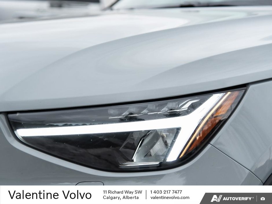 2025 Volvo XC40 Core Bright Theme-9