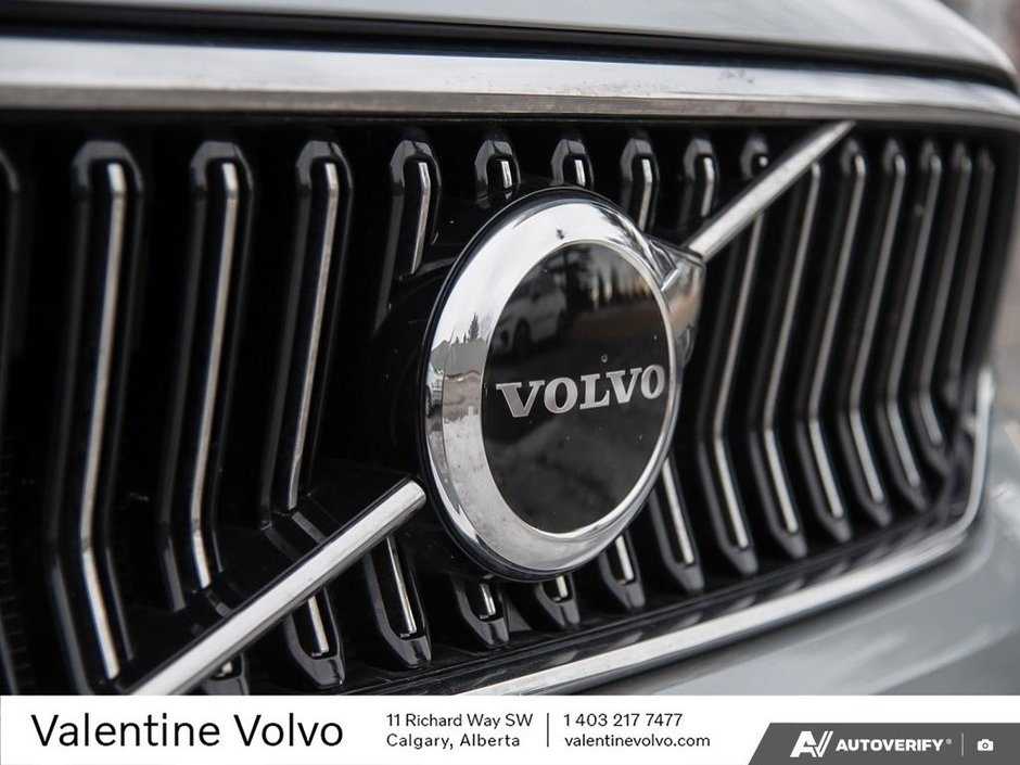 2025 Volvo XC40 Core Bright Theme-8