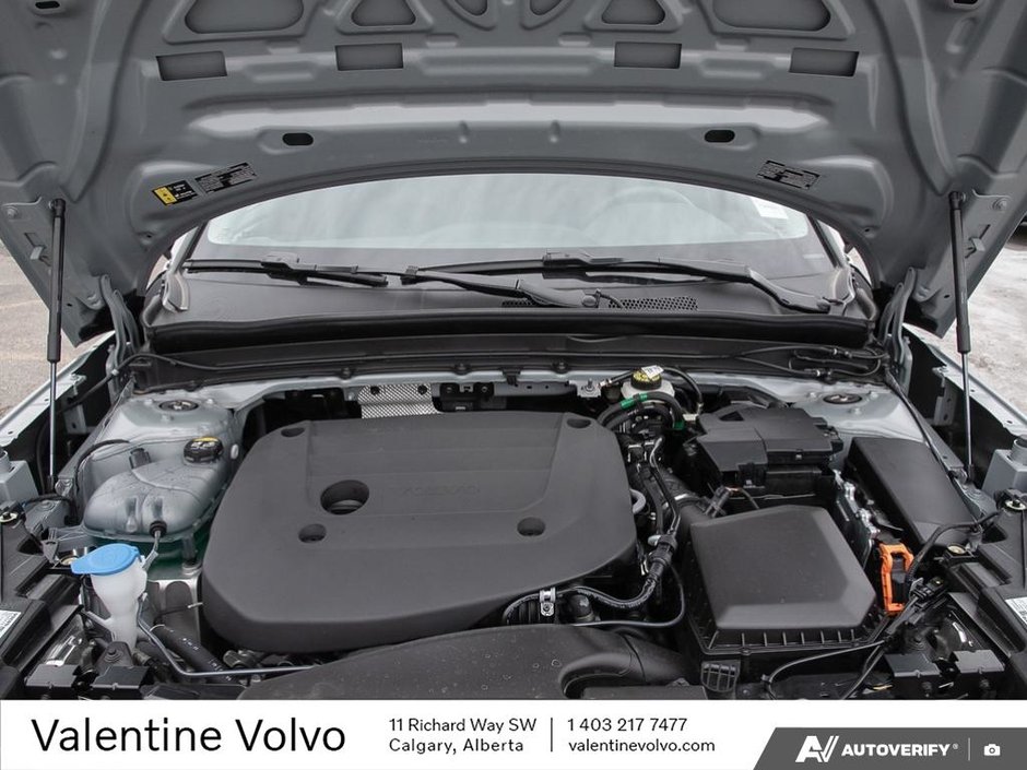 2025 Volvo XC40 Core Bright Theme-7