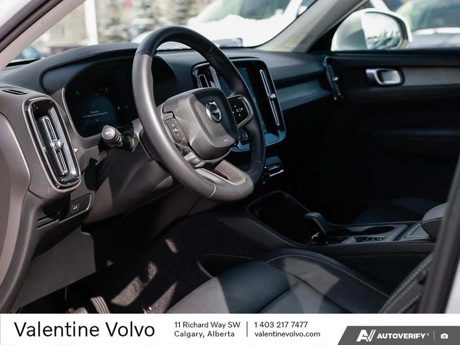 2025 Volvo XC40 Core Bright Theme-12