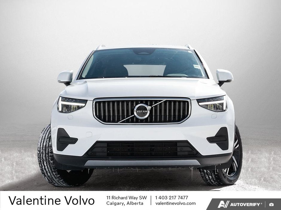 2025 Volvo XC40 Core Bright Theme-1