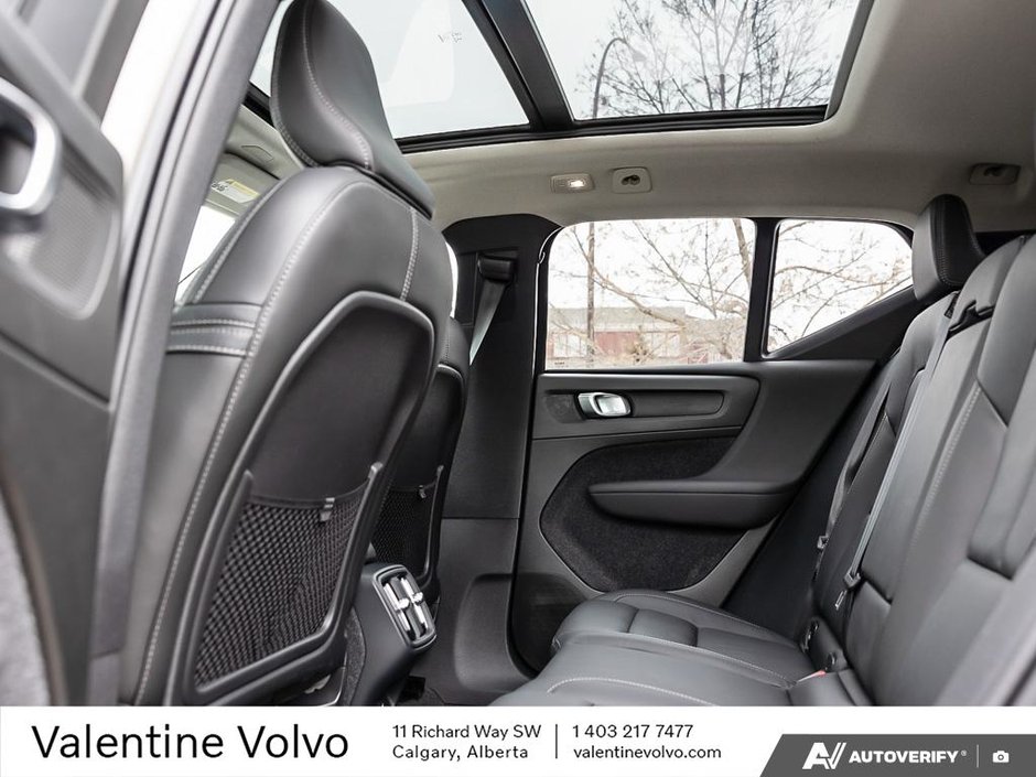 2025 Volvo XC40 Plus Dark Theme-23