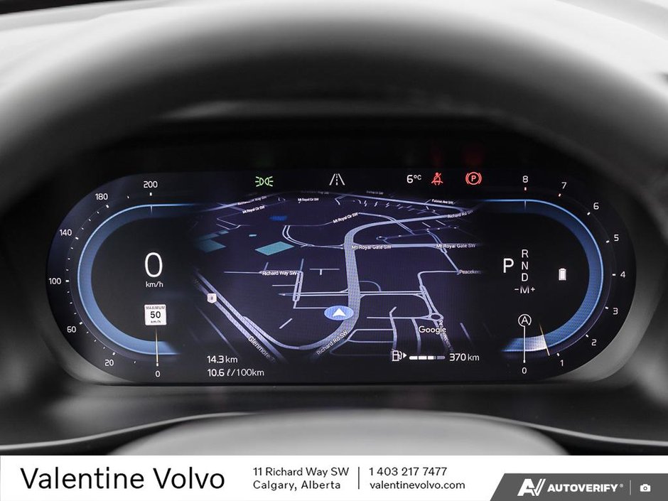 2025 Volvo XC40 Plus Dark Theme-14