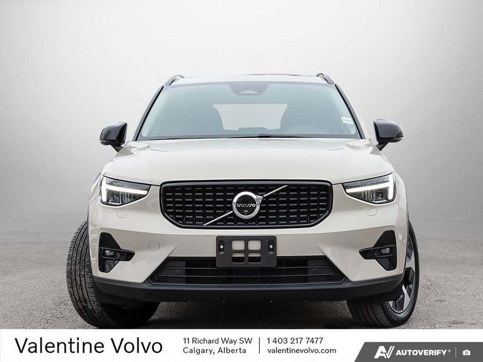 2025 Volvo XC40 Plus Dark Theme-1
