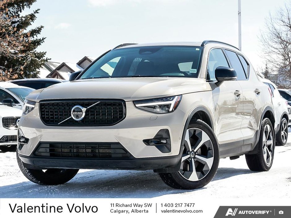 2025 Volvo XC40 Plus Dark Theme-26