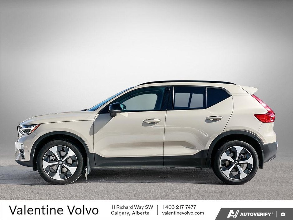 2025 Volvo XC40 Plus Dark Theme-2