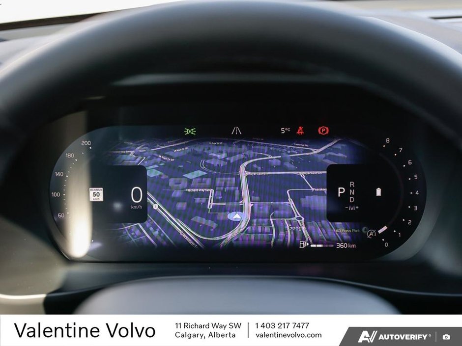 2025 Volvo XC40 Plus Dark Theme-14