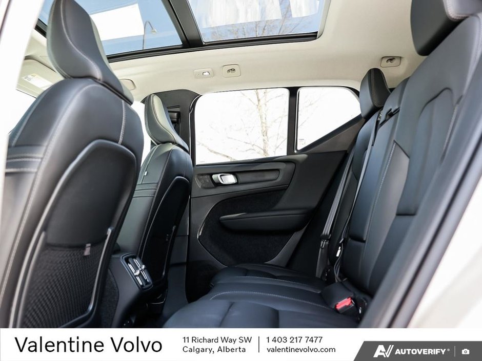 2025 Volvo XC40 Plus Dark Theme-22