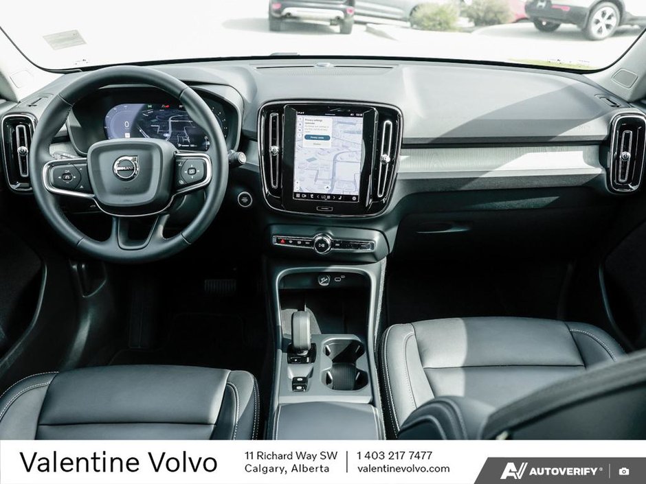 2025 Volvo XC40 Core Bright Theme-25