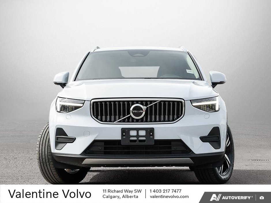 2025 Volvo XC40 Core Bright Theme-1
