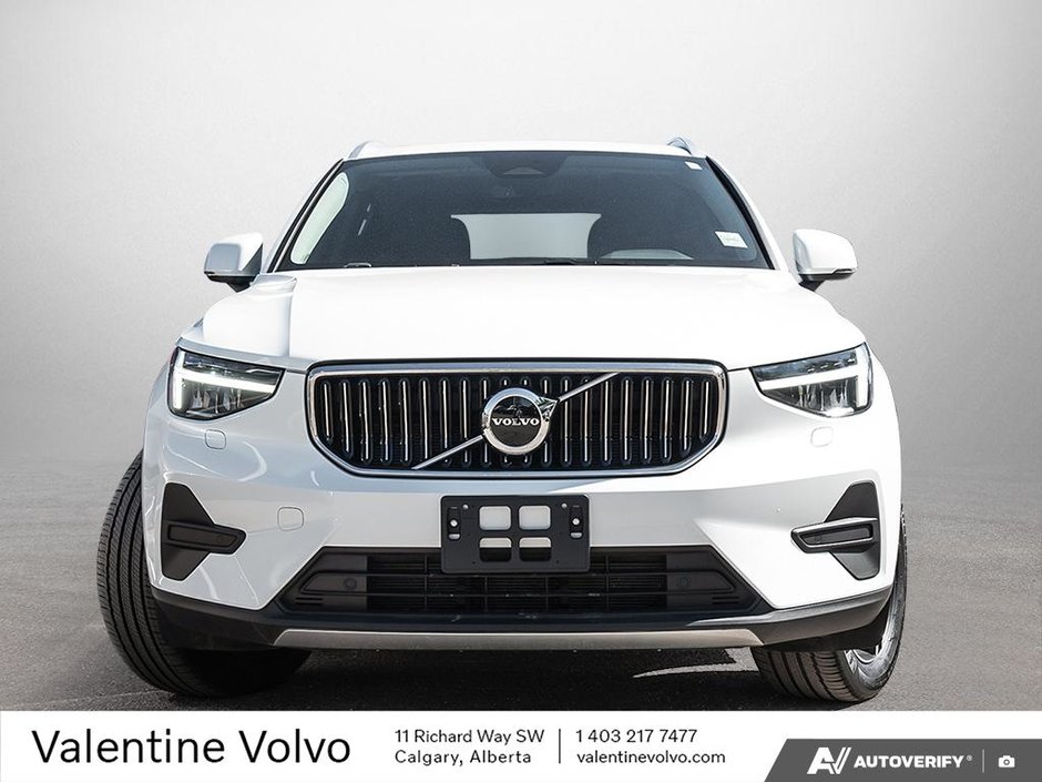 2025 Volvo XC40 Core Bright Theme-1