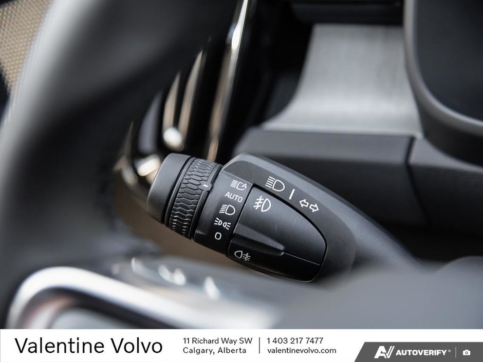2025 Volvo XC40 Core Bright Theme-15