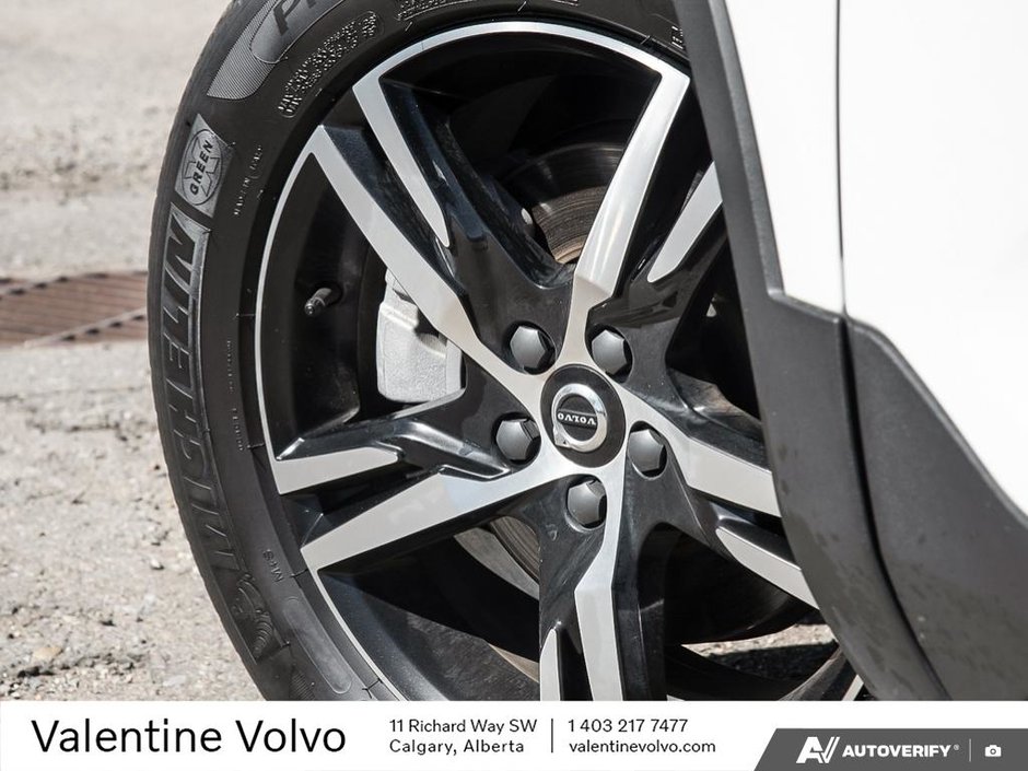 2025 Volvo XC40 Core Bright Theme-5