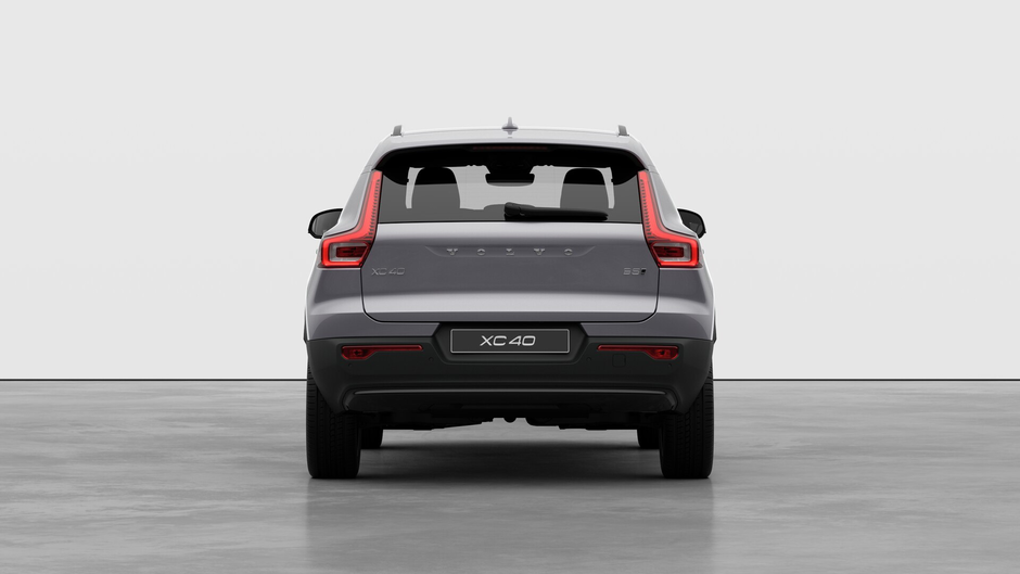 2026 Volvo XC40 Plus (Dark Theme)-5