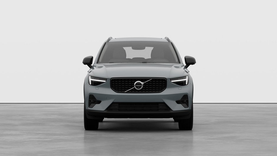 2026 Volvo XC40 Plus (Dark Theme)-4