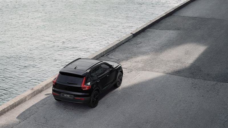 2026 Volvo XC40 Ultra Black Edition-1