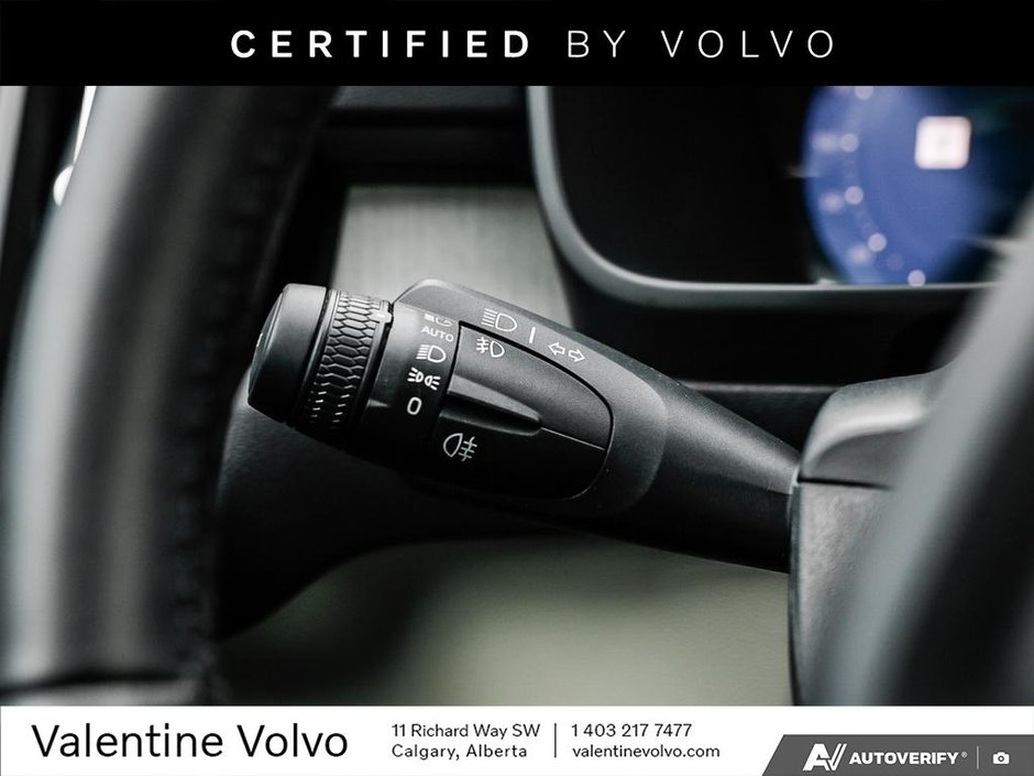 2026 Volvo XC40 Plus Dark Theme-15