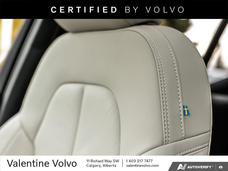 2026 Volvo XC40 Plus Dark Theme-22
