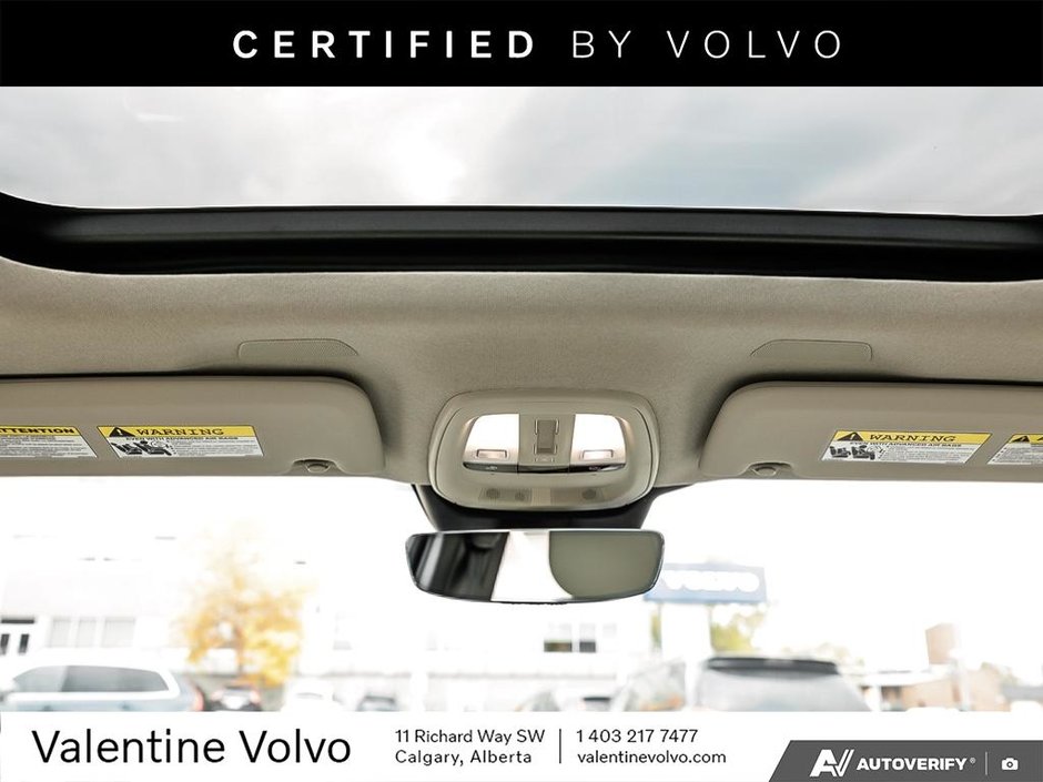 2026 Volvo XC40 Plus Dark Theme-24