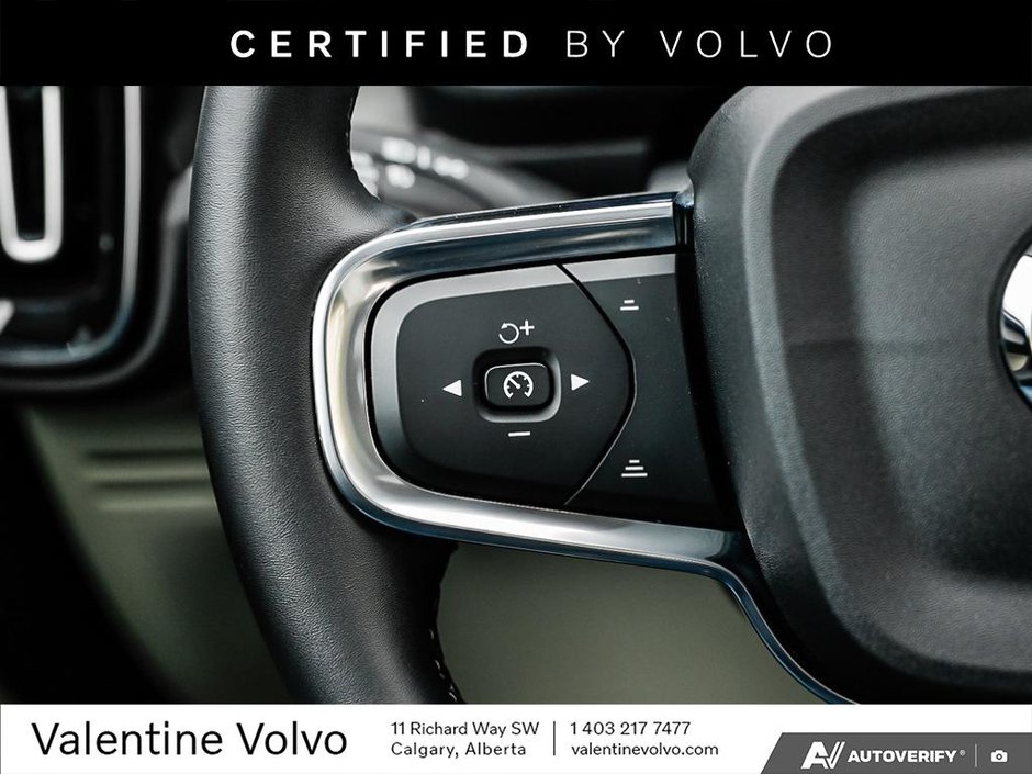 2026 Volvo XC40 Plus Dark Theme-16