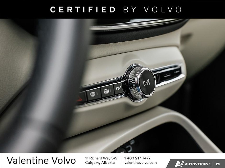 2026 Volvo XC40 Plus Dark Theme-19