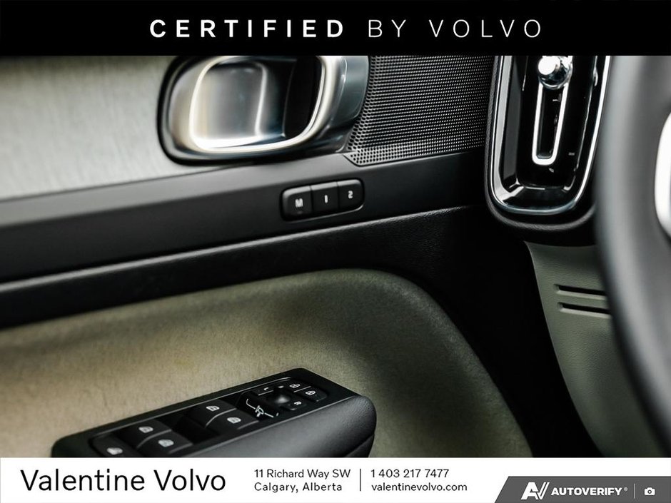 2026 Volvo XC40 Plus Dark Theme-17