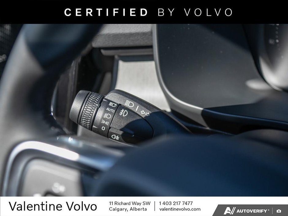 2026 Volvo XC40 Plus Dark Theme-15