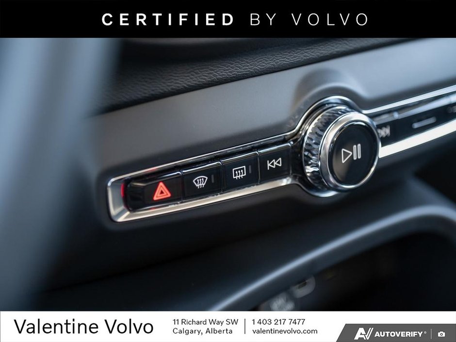 2026 Volvo XC40 Plus Dark Theme-19