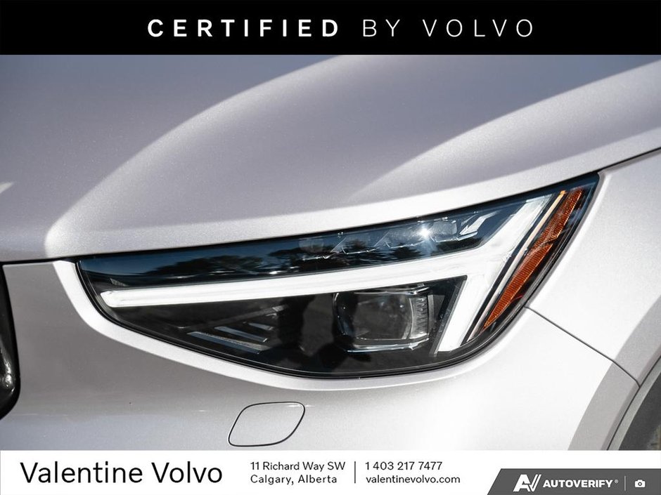 2026 Volvo XC40 Plus Dark Theme-9
