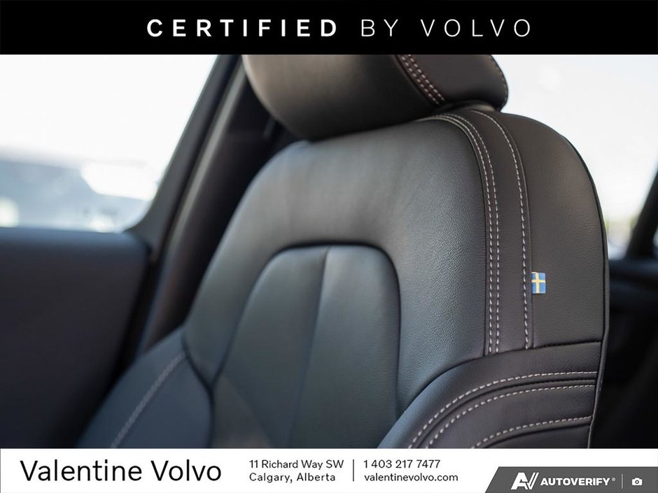 2026 Volvo XC40 Plus Dark Theme-22