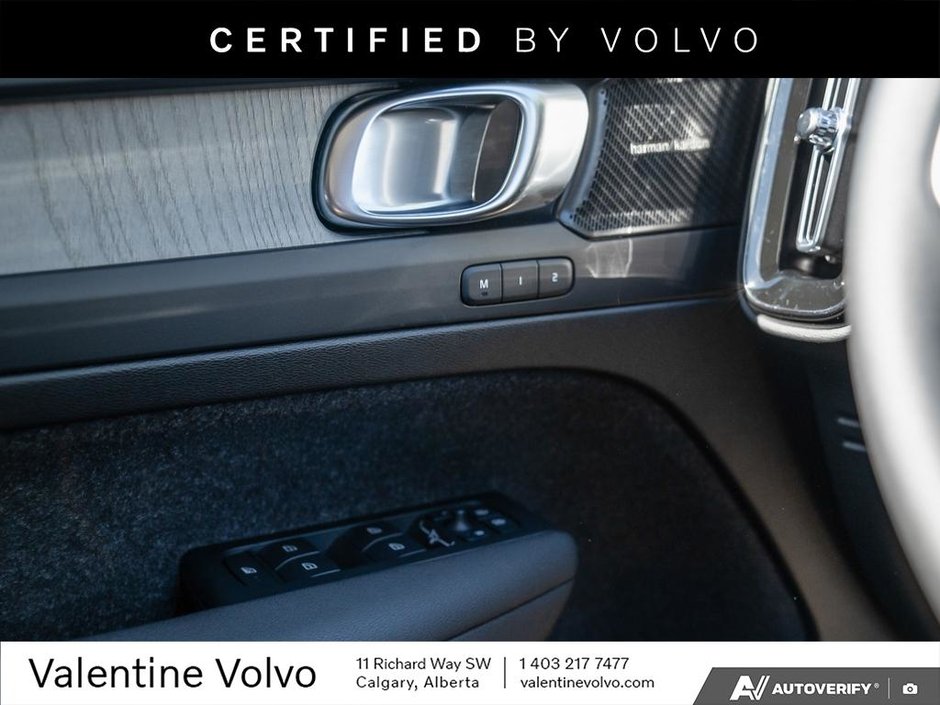 2026 Volvo XC40 Plus Dark Theme-16