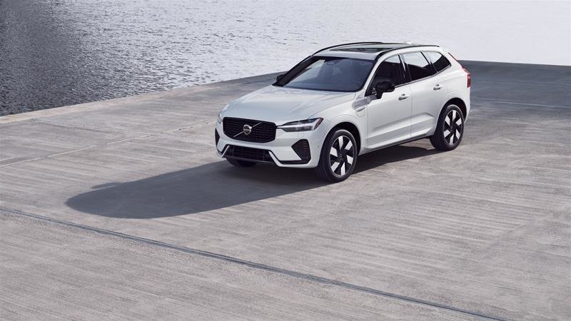 2025 Volvo XC60 Plug-in Hybrid Ultra-2