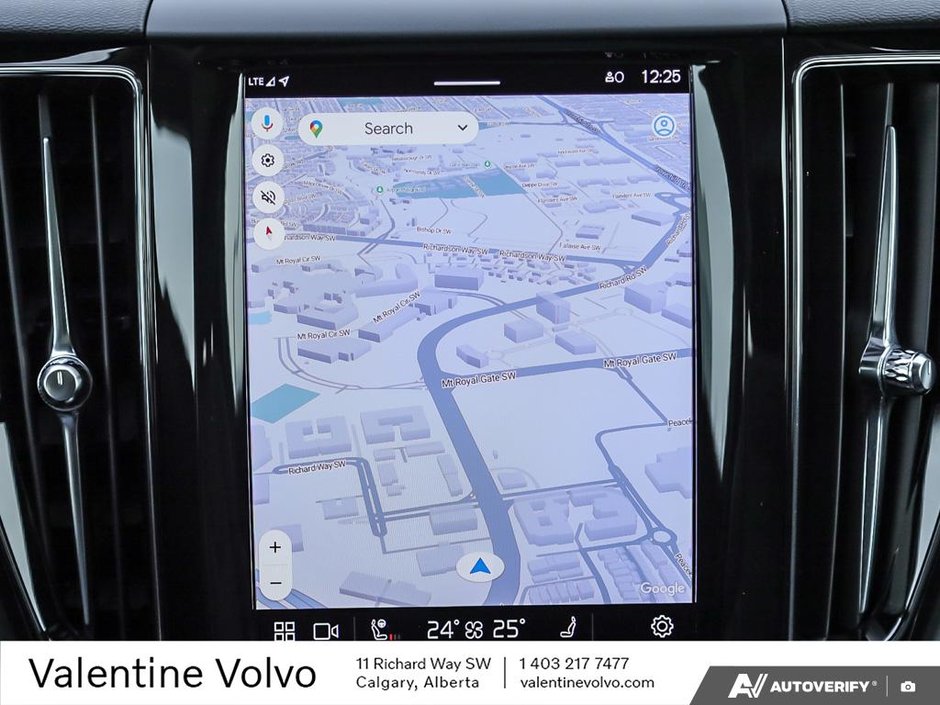 2025 Volvo XC60 Plug-In Hybrid Core Dark Theme-20