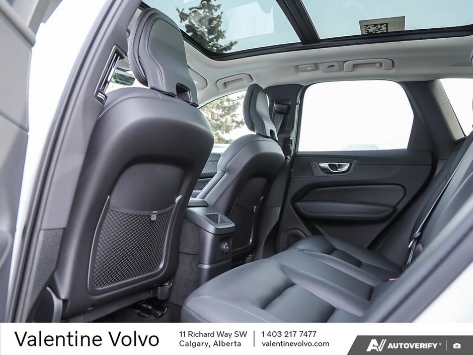 2025 Volvo XC60 Plug-In Hybrid Core Dark Theme-23