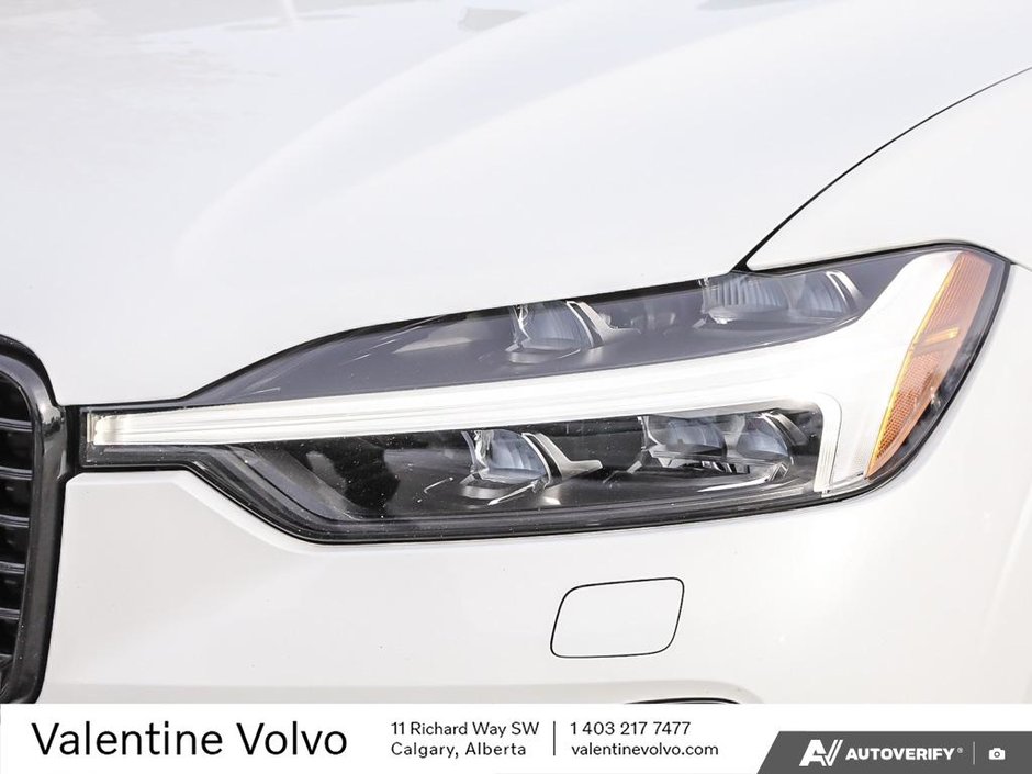 2025 Volvo XC60 Plug-In Hybrid Core Dark Theme-9