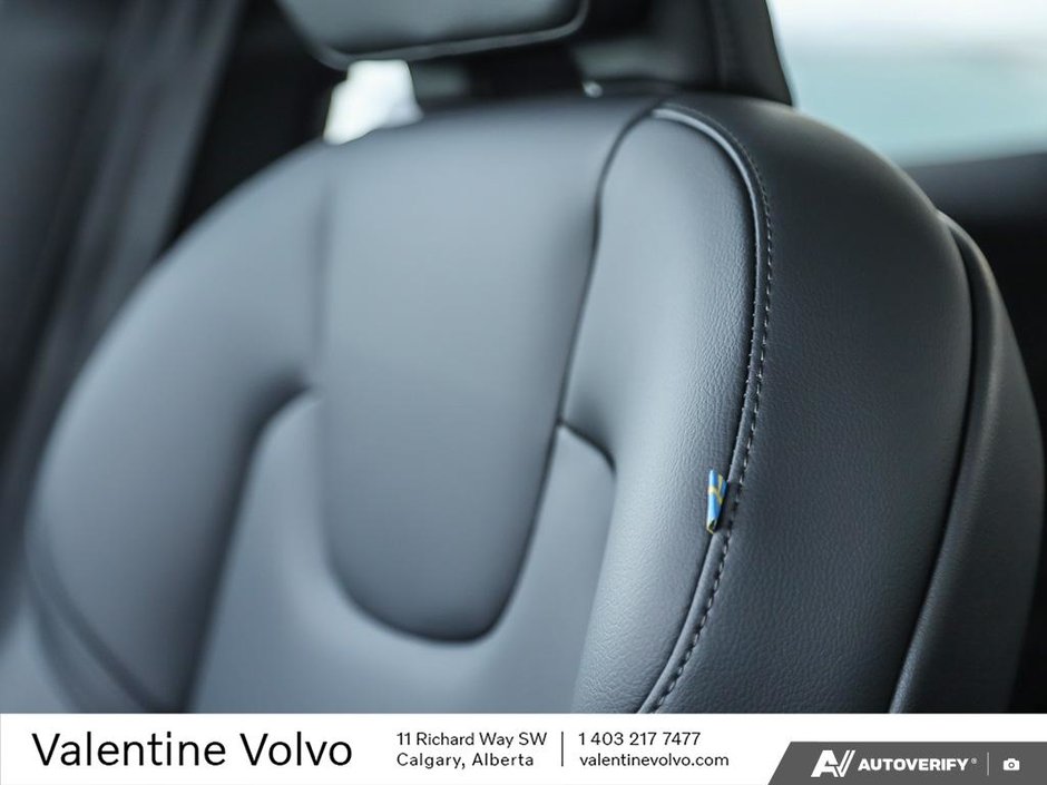 2025 Volvo XC60 Plug-In Hybrid Core Dark Theme-22