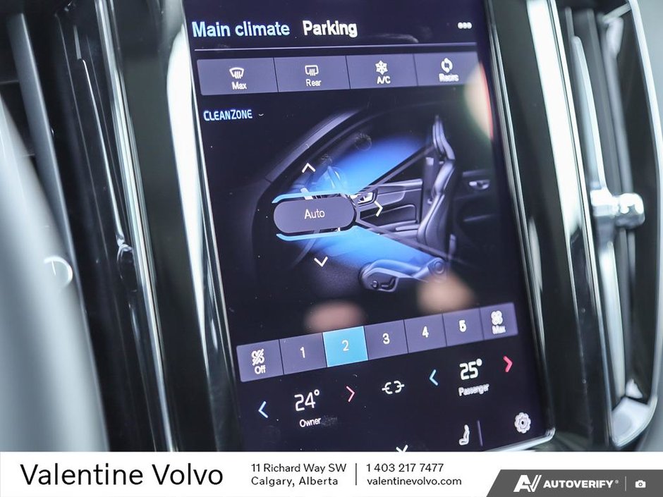 2025 Volvo XC60 Plug-In Hybrid Core Dark Theme-19