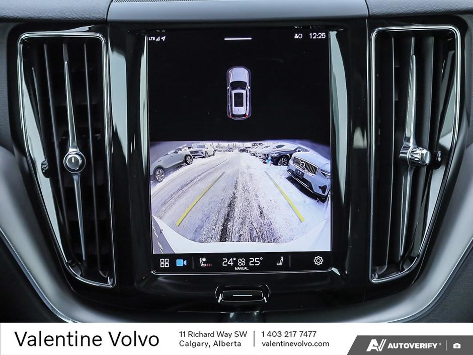 2025 Volvo XC60 Plug-In Hybrid Core Dark Theme-26