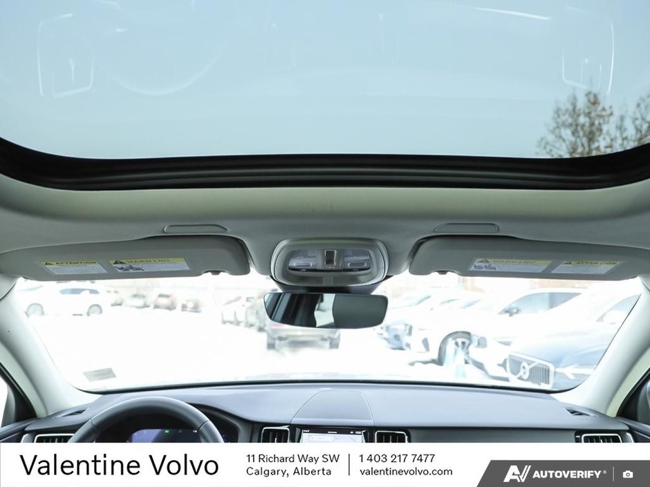 2025 Volvo XC60 Plug-In Hybrid Core Dark Theme-25