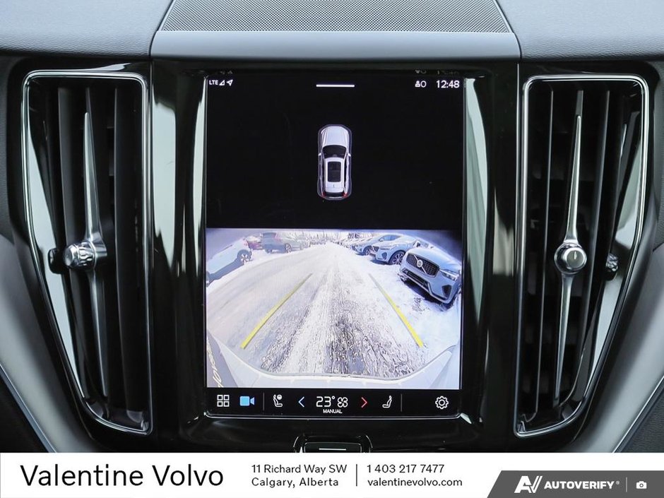 2025 Volvo XC60 Plug-In Hybrid Core Dark Theme-26