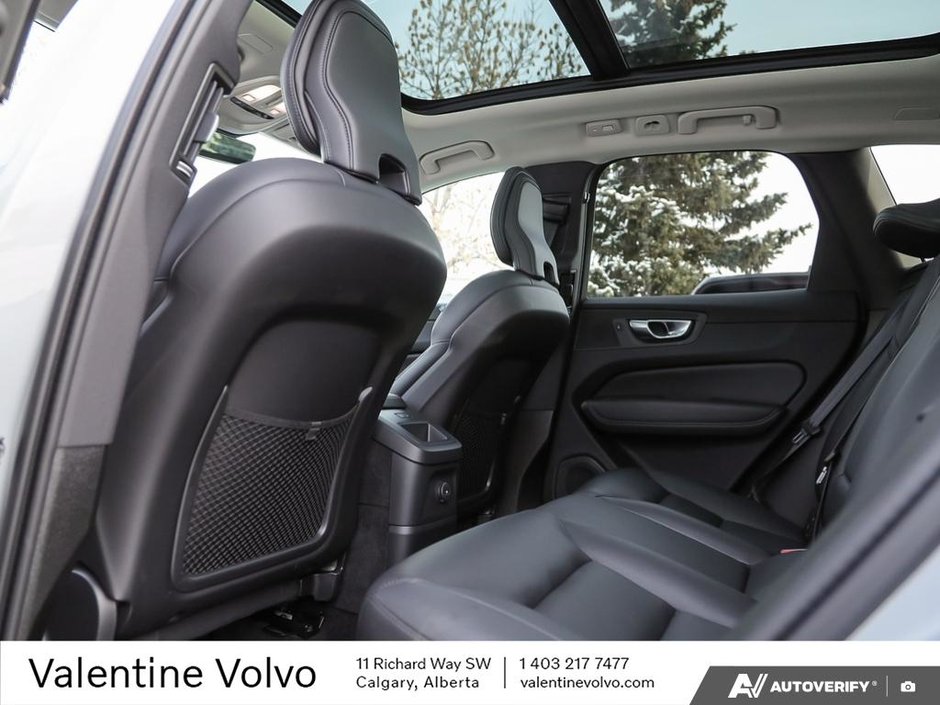 2025 Volvo XC60 Plug-In Hybrid Core Dark Theme-23